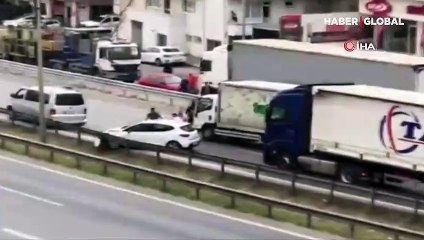 Çocuk velayeti için yolunu kesip sopalarla saldırdılar