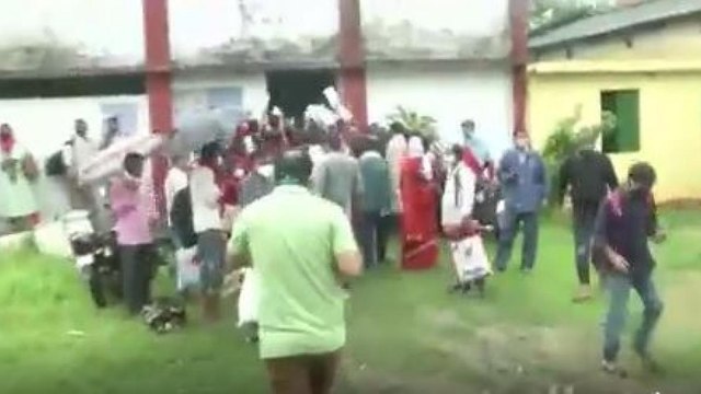 Bihar:Covid norms flouted during hospital recruitment drive