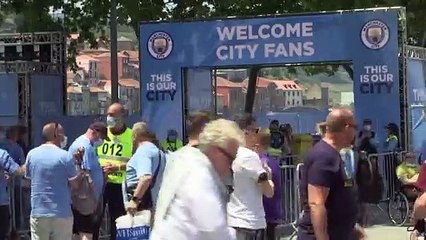 Скачать видео: Finale di Champions: misure di sicurezza non rispettate dai tifosi inglesi a Porto