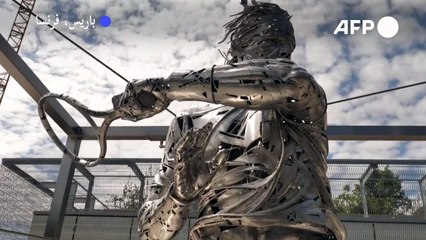 تمثال ضخم لرافايل نادال في رولان غاروس