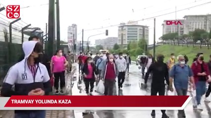 Tramvay yolunda kaza: Seferler aksadı