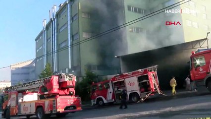 İstanbul'da korkutan fabrika yangını