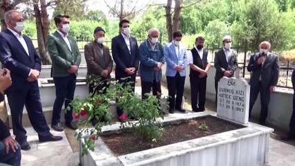 AMASYA - Solingen faciasında hayatını kaybedenler, kabirleri başında anıldı