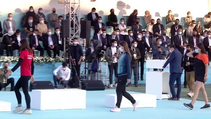İSTANBUL - 9. Uluslararası Fetih Kupası Okçuluk Yarışmaları'nın ödül töreni yapıldı