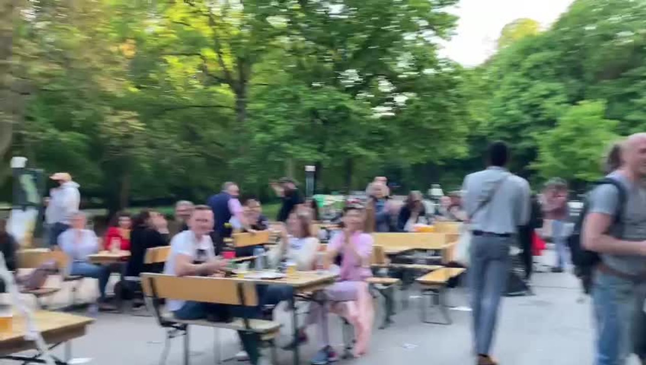 Les manifestants applaudis à leur retour au Bois de la Cambre