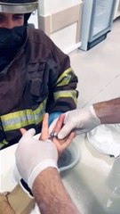Son dakika haberi... Parmağına sıkışan yüzüğü itfaiye ekipleri keserek çıkarttı