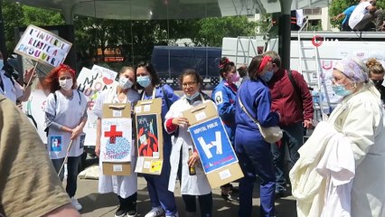 - Fransa’da doktorlar ve sağlık personelinden hükümet karşıtı protesto