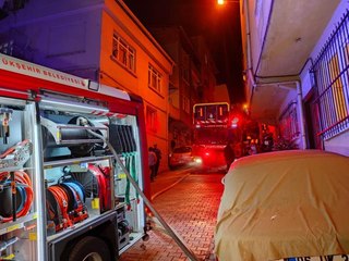 Son dakika haber... Şişli'de gecekonduda çıkan yangın söndürüldü