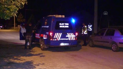 AFYONKARAHİSAR - İki aile arasında çıkan silahlı kavgada 6 kişi yaralandı