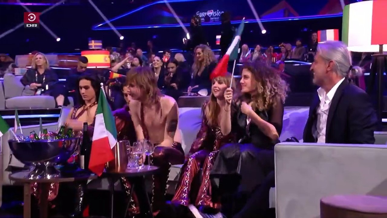 Hannes Óli Ágústsson as Olaf Yohansson med JAJA DING DONG | 12 point fra Island til Schweiz | Eurovision Song Contest 2021 | DRTV - Danmarks Radio