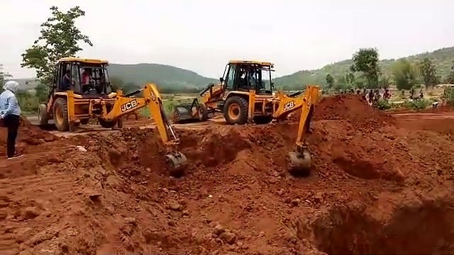 कुएं में दबे 2 श्रमिकों का शव निकालने चल रहा बड़ा रेस्क्यू, देखें वीडियो