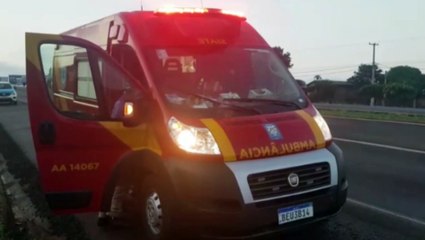 Motociclista fica ferido ao cair no canteiro da BR-467