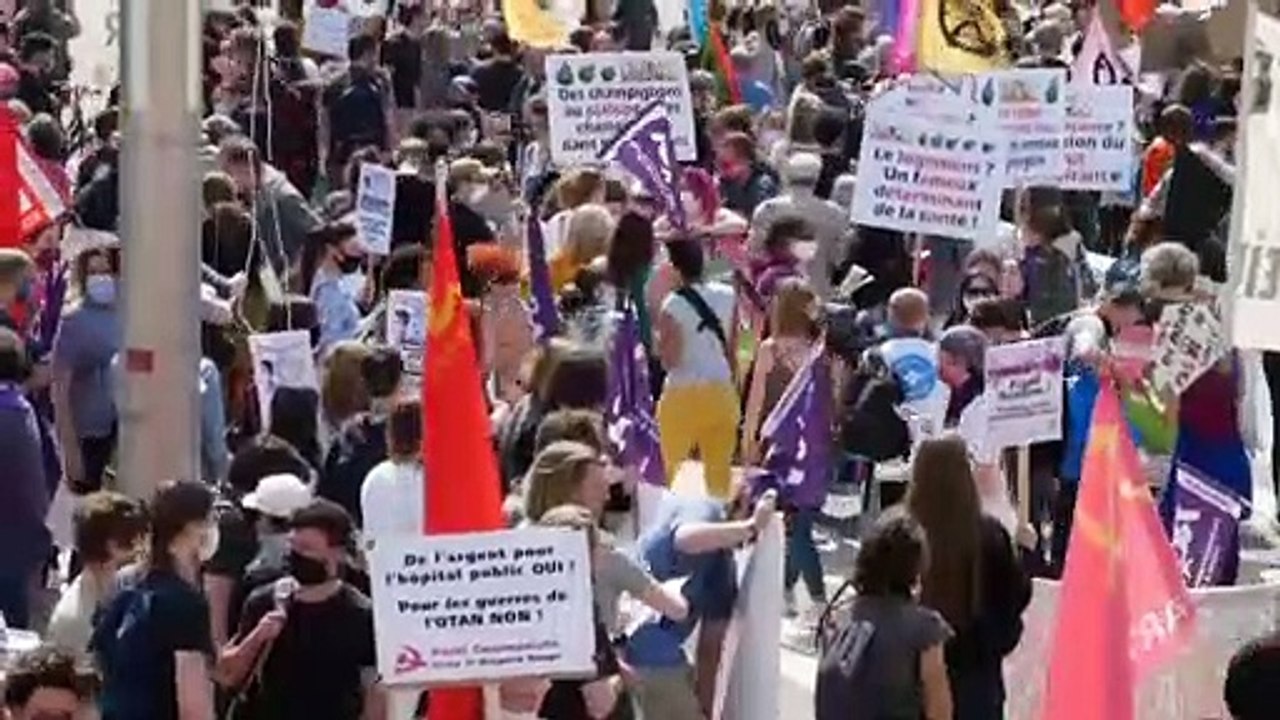 Διαδηλώσεις εργαζομένων στον χώρο της υγείας σε...