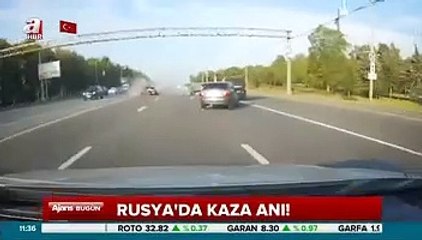 Şov yapmak isteyen motosikletli canından oluyordu