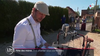 Fête des mères : dans le Nord, un chanteur rend hommage aux mamans