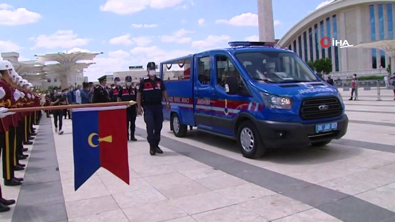 Şehit eşinin feryatları yürek burktu: 'Gitme ne olur'