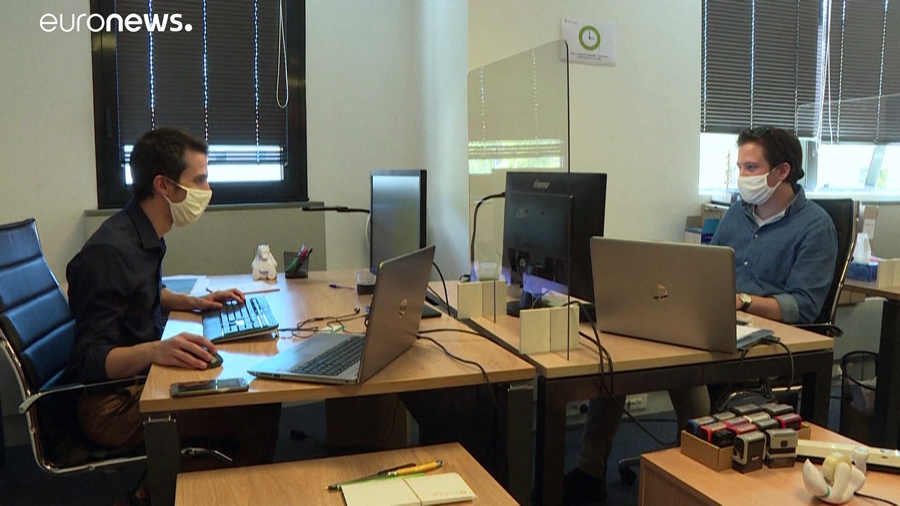 Mit Farbwechsel: 14-Jährige erfindet 'intelligenten' Mundschutz