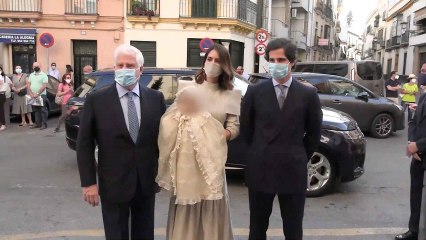 Día de emoción y recuerdos en el bautizo de Rosario en Sevilla