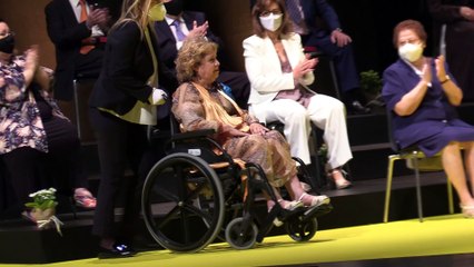 María Jiménez recibe la medalla de Sevilla 2021
