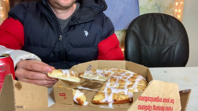 Reviewing a dessert from Pizza Plus by B&D Product & Food Review (Mukbang)