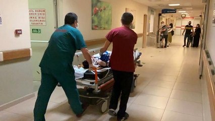 Motosiklet devrilerek sürüklendi; anne ve oğlu ağır yaralandı