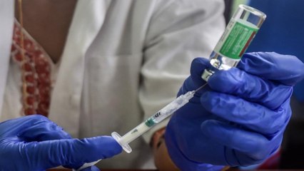 Скачать видео: When will covid vaccine crisis end in India? know here