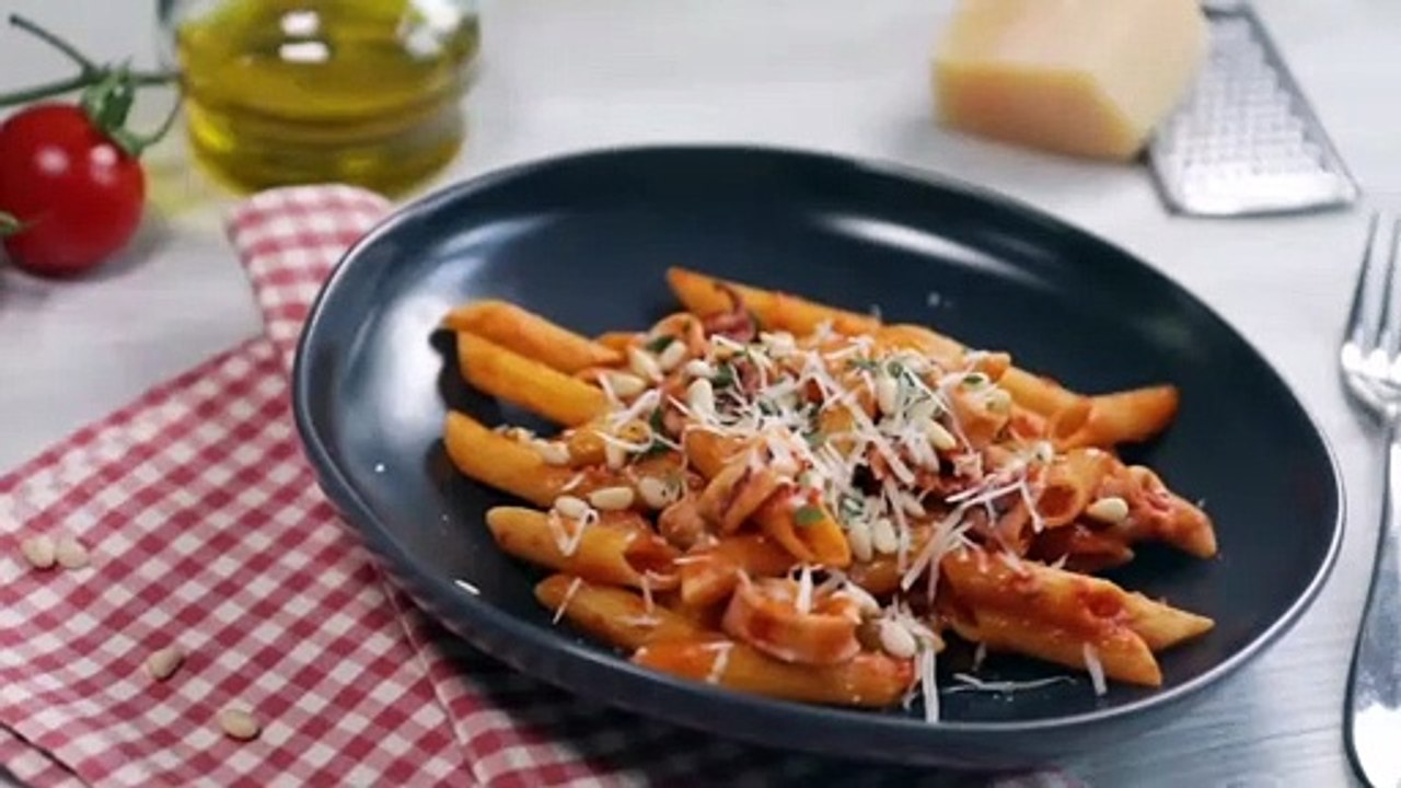 Penne s lignjama u umaku