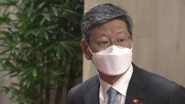 '택시기사 폭행' 이용구 차관, 19시간 조사받고 귀가 / YTN