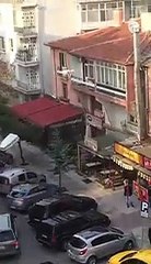 Bakkaldan 'drone' ile sigara alan vatandaş