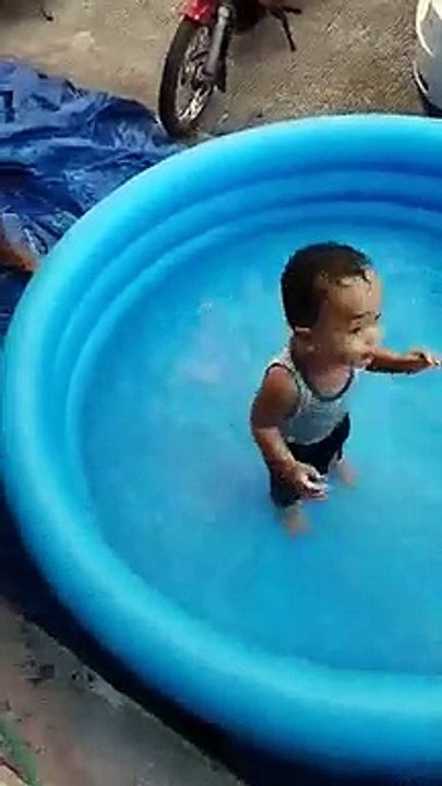 zian 1st time maligo sa pool