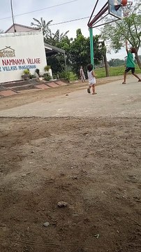 Basket ball ang batang makulit