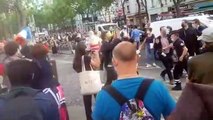 Les images incroyables de 300 catholiques, dont des femmes, des enfants et des personnes âgées, agressées en plein Paris lors d'une procession ce week-end