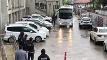 Son dakika haber... ZONGULDAK - Zonguldak merkezli FETÖ/PDY operasyonunda yakalanan 14 şüpheliden 13'ü adliyede