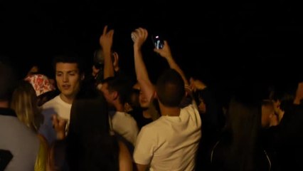 Скачать видео: Casi 9.500 personas desalojadas por botellones en Barcelona