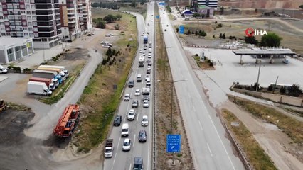 43 ilin bağlantı noktasında trafik yoğunluğu