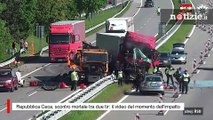 Repubblica Ceca, scontro mortale tra due tir: il video del momento dell'impatto