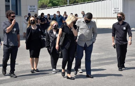 BİLGİSAYAR MÜHENDİSİ, ALKIŞLARLA SON YOLCULUĞUNA UĞURLANDI