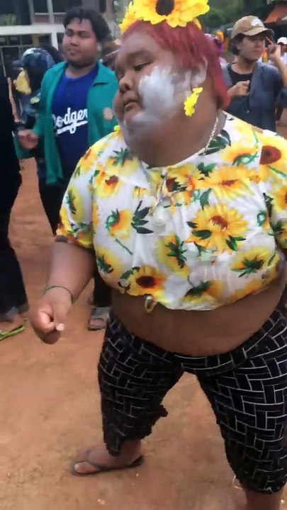Facebook 2493432567605400(720p)