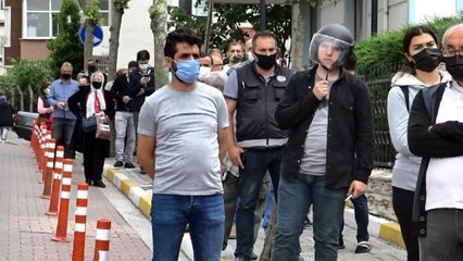 VERGİ DAİRELERİ ÖNÜNDE KUYRUK