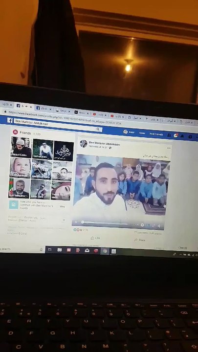 تدعون للصلات بالقوة و تقضون لياليكم مع العاهرات على الفايسبوك ??????