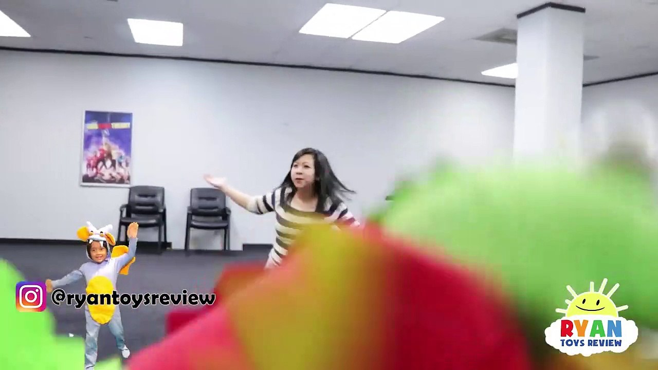 Ryan challenge mommy to find giant toys Squishy and Slither.io surprise hunt Ryan's World