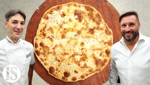 Focaccia di Recco originale del ristorante O' Vittorio