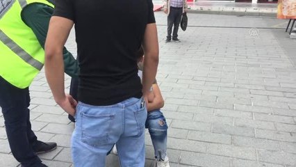 Son dakika: Esenyurt'ta polis, kaybolan yabancı uyruklu çocuğun ailesinin bulunması için çalışma başlattı