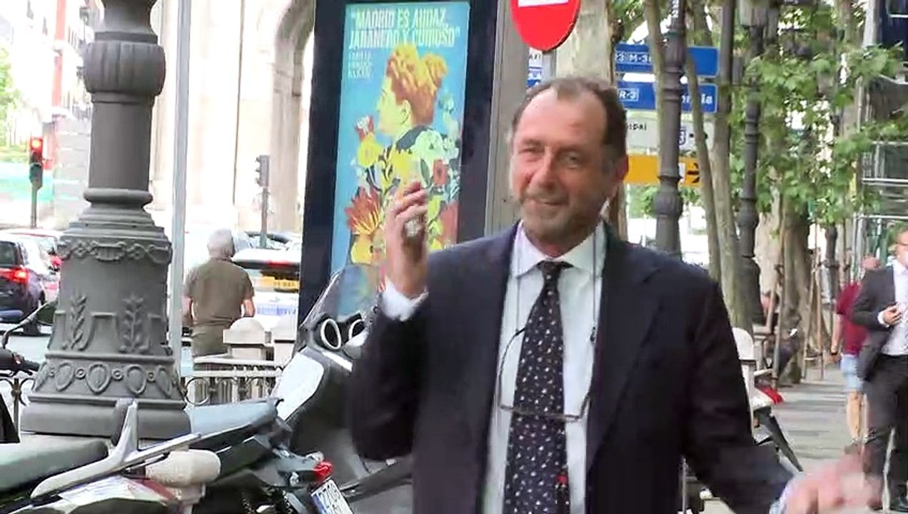 Luis Gasset sobre si Ágatha Ruiz de la Prada ha vuelto con Luis Miguel Rodríguez