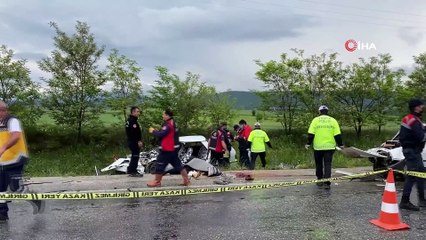 Kastamonu’da iki otomobil kafa kafaya çarpıştı: 2 ölü, 1 Yaralı