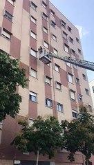 Se desprende una fachada en Sevilla Este