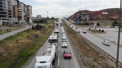 43 ilin bağlantı noktasında trafik yoğunluğu