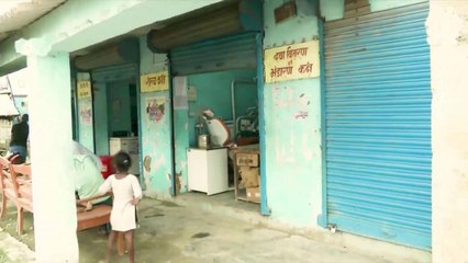 10 Tak: Patients being operated behind 'shutter' in Bihar