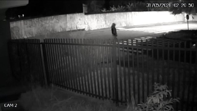 Gol branco com placas AGI-1583 é furtado no Morumbi; câmera de monitoramento flagrou a ação