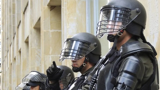 Consejero presidencial pide prohibir la venta libre y uso de armas traumáticas